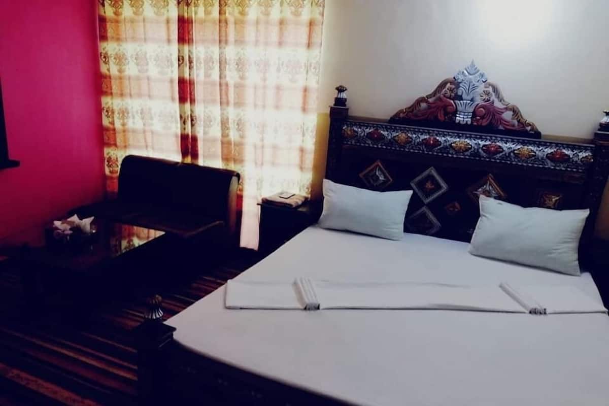 Iron/ironing board, free WiFi