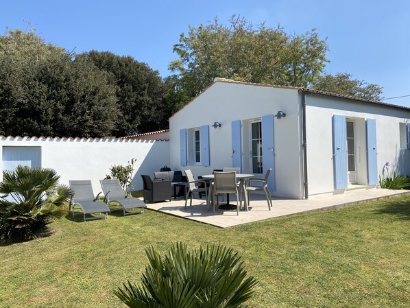 Outdoor dining - LES MIMOSAS (Saint-Pierre-d'Oléron)