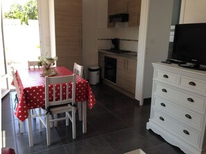 Dining - LES MIMOSAS (Saint-Pierre-d'Oléron)