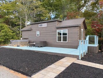 Welcome to the Bluestar Cabin! Parking is in front of the deck.