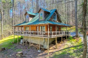 Exterior - Tranquil Cabin in Appalachian Mountains - Dog Friendly (Suches)