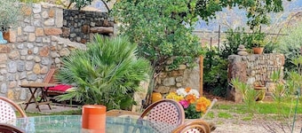 La Maison Inès -Exceptional 18th-century Bastide in Vallon pt d'arc- labeled 5* - France