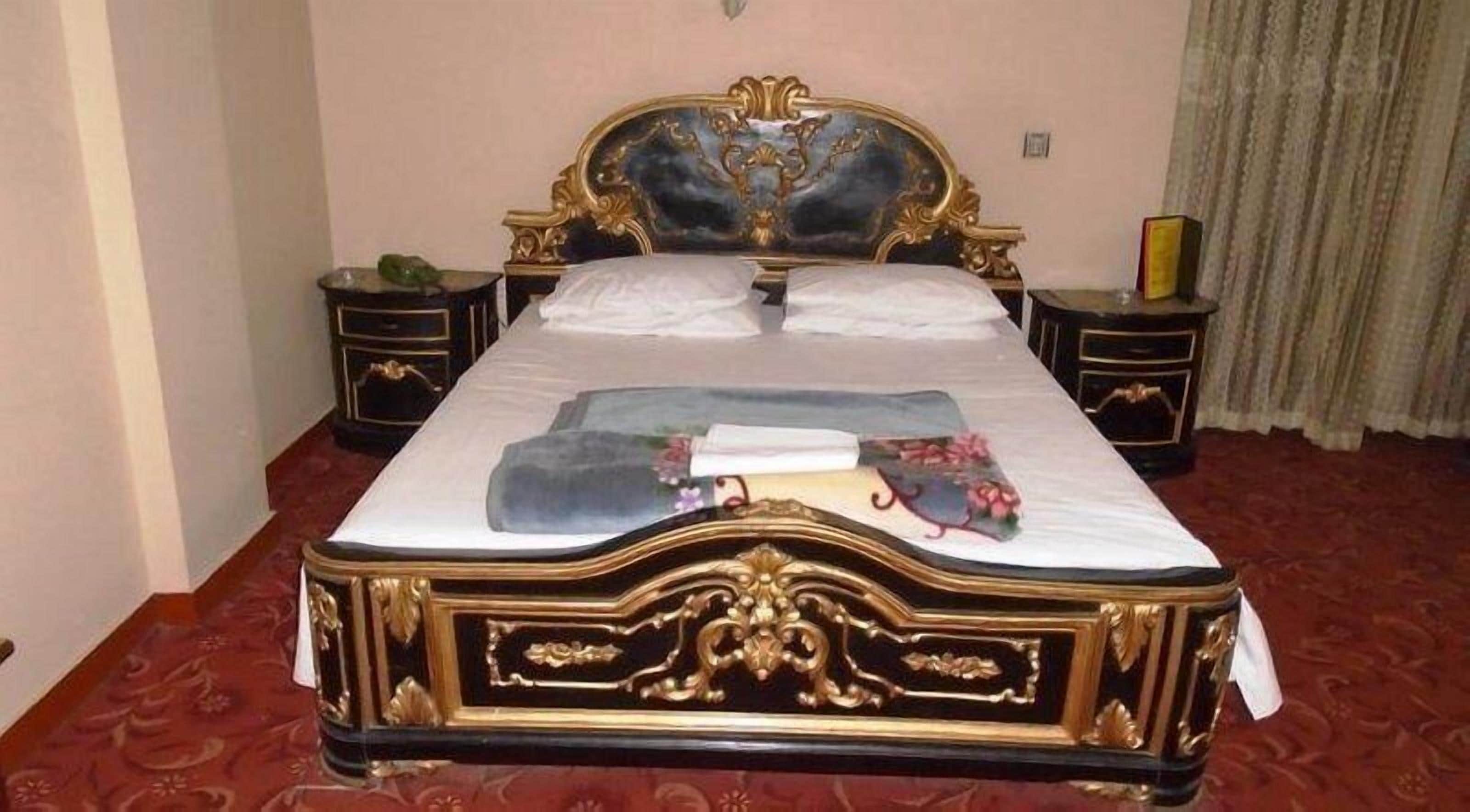 Standard Double Room | Iron/ironing board, free WiFi