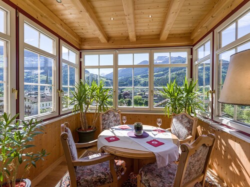 2 Emanuela, antique villa with veranda and unique mountain views
