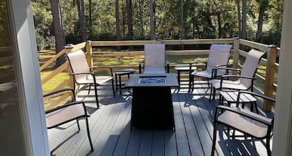 The Quail's Nest! Convenient to downtown, quiet and fully remodeled!