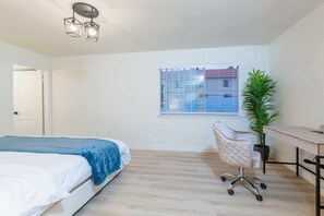 5 bedrooms, desk, iron/ironing board, WiFi