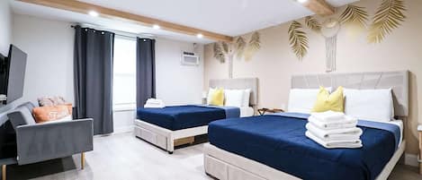 5 عدّة غرف نوم ومكتب ومكواة/لوح كي وسرير سفر