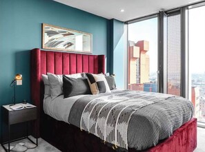 1 bedroom, iron/ironing board, WiFi, bed sheets - The Mercian 1 II -1BDR | STUNNING CITY SKYLINE VIEWS! 24-Hour GYM | CINEMA room (West Midlands)