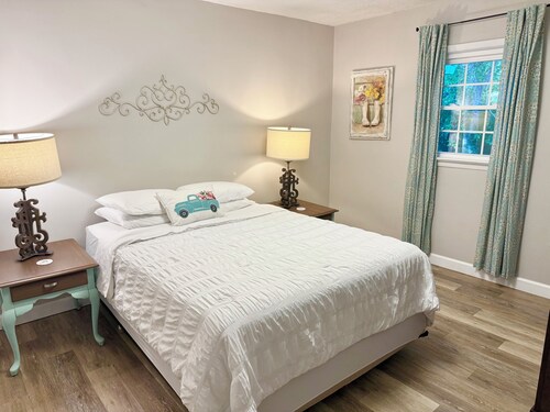 The Country Bumpkin, Sleeps 4!