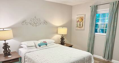 The Country Bumpkin, Sleeps 4!