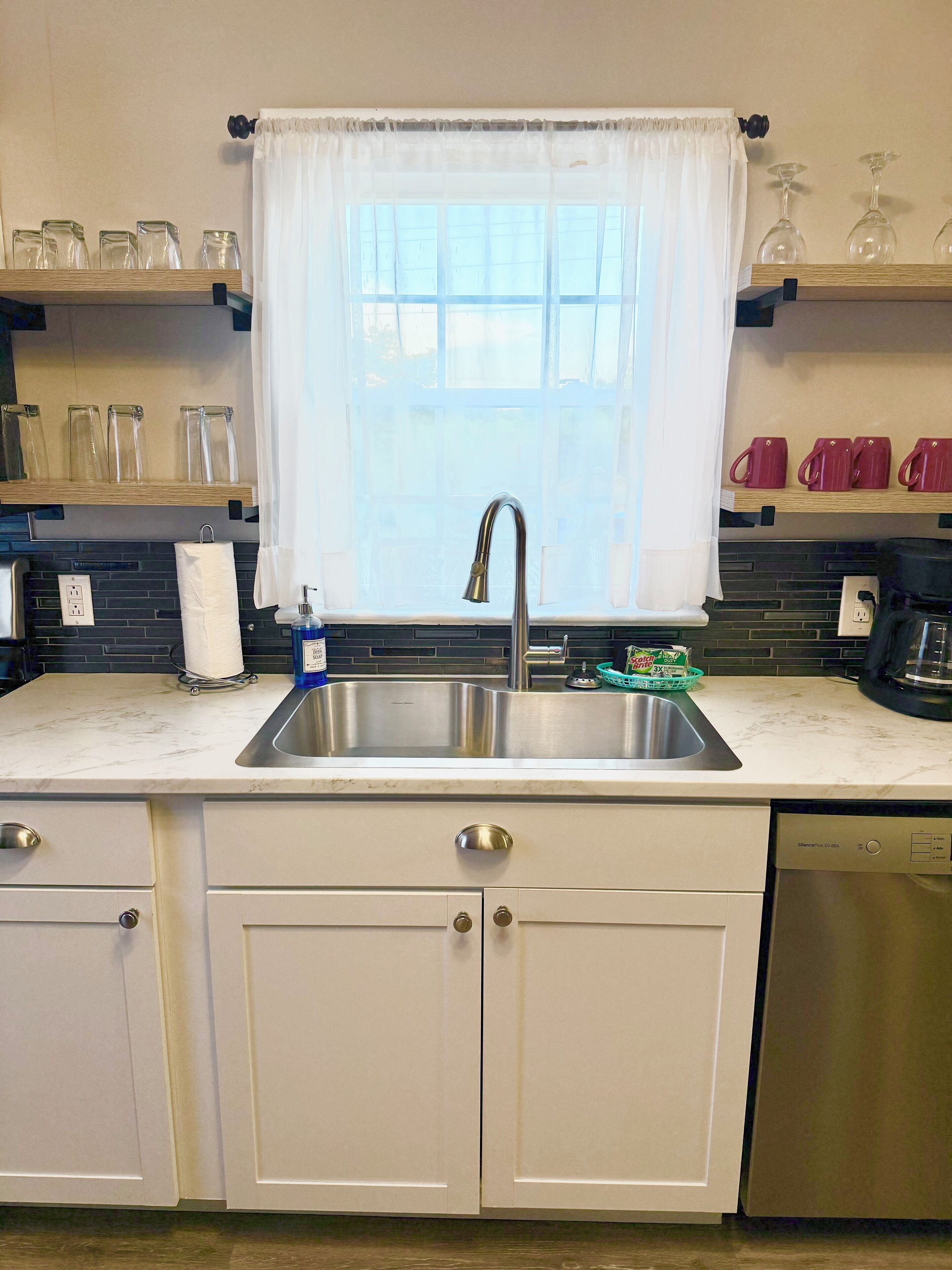 冰箱、微波炉、烤箱、炉灶