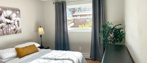 3 chambres, fer et planche à repasser, Wi-Fi, draps fournis