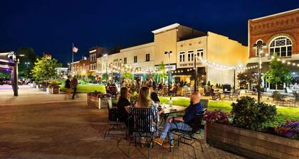 Humble Family Escape w/ Ping-Pong, Near Downtown Hickory