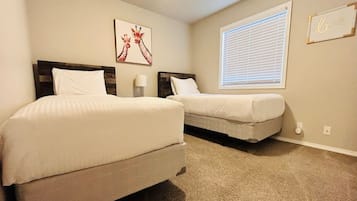 3 bedrooms, desk, iron/ironing board, travel crib