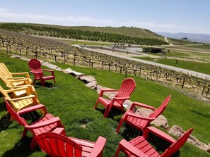 Property grounds - Hello Dolly! Star, ID near river and wineries! (Star)