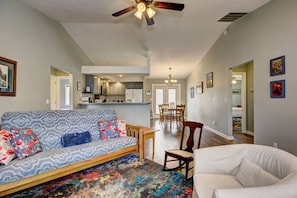 Smart TV, fireplace, books - Hello Dolly! Star, ID near river and wineries! (Star)