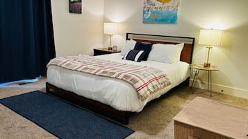 3 quartos, escrivaninha, ferros/tábuas de passar roupa