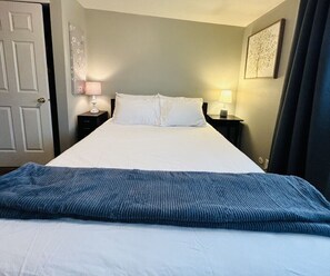 2 bedrooms, desk, iron/ironing board, travel crib