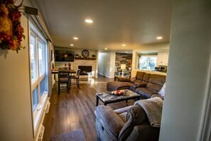Smart TV, fireplace, DVD player, computer monitors