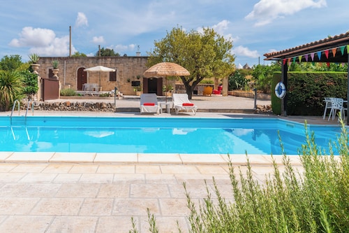 Puglia Paradise - JUST FOR TW0 - 10x5m PRIVATE POOL, Air-Con in the countryside