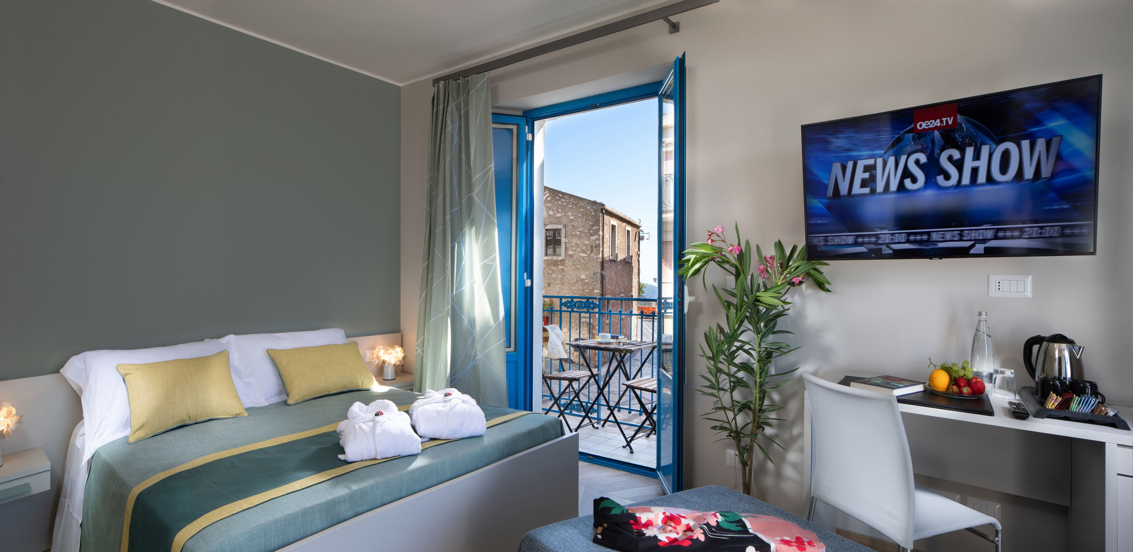 尊爵雙人房, 海景 | 高級寢具、迷你吧、客房內保險箱、書桌