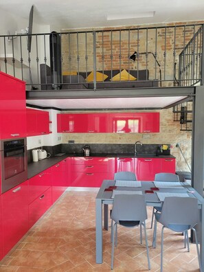 Kühlschrank, Ofen, Herdplatte, Geschirrspüler