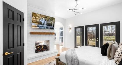 Resort backyard | Pool & Hot Tub| Game Room | Basketball