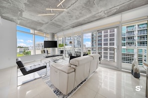 Interior - Spacious 3-BD Condo in Midtown Miami - Pool & Gym (Miami)