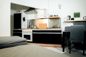 1 bedroom, WiFi - Stylish Apartment with WIFI (Augsburg)