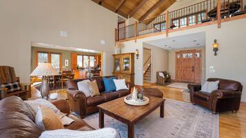 Smart TV, chimenea, futbolito y tenis de mesa