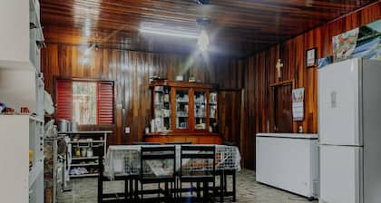 Ătima casa de campo com churrasq em Acorizal/MT