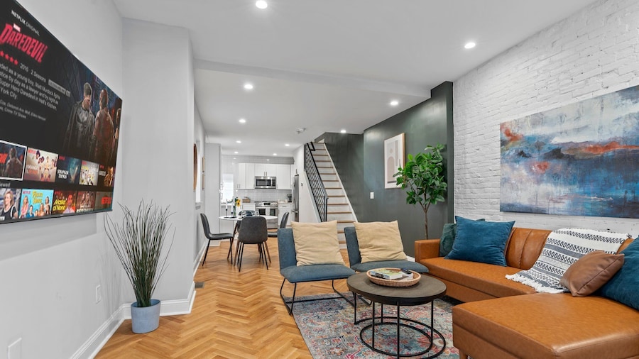 Modern & Comfy - 5* - Location Game Room