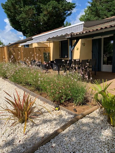 Gîte au cœur du Périgord noir dans un cadre de verdure , au calme 