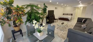 5 bedrooms, desk, free WiFi, bed sheets