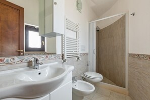 Bathroom - 2521 Trullo Monte Cannone - Appartamento 1 by Perle di Puglia (Fasano)