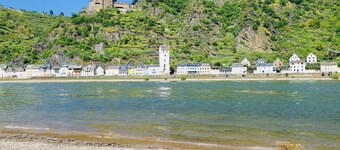 NEW! Apartment Loreley - 75 sqm- Only 2 minutes to the Rhine promenade! Modern and chic!