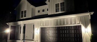 New Luxury Modern Farmhouse, Downtown C'Ville