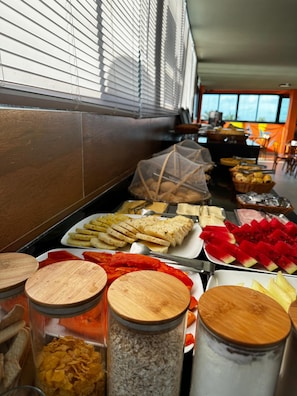 Desayuno bufé gratuito y diario