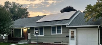 Clean, fun, comfy ranch home near parks, 2.5 mi to Mayo w Pingpong and Playroom