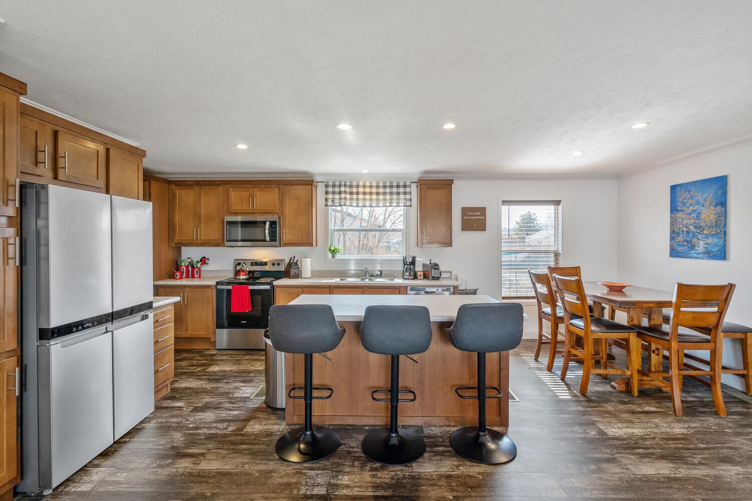 Refrigerador, microondas, horno y parrilla de estufa 