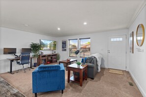 Smart TV, computer monitors