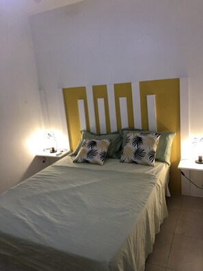 2 habitaciones, escritorio, tabla de planchar con plancha y wifi gratis 