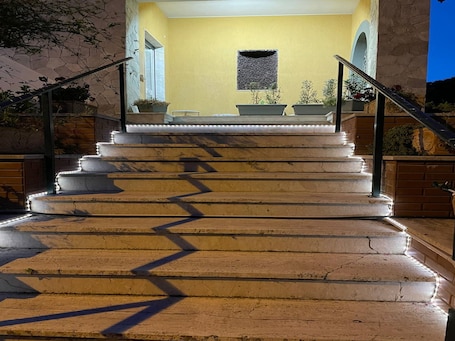 Entrada de la propiedad. Althea Etna Garden