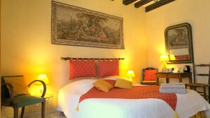 Family Suite, Ensuite, Garden View (La Voûte) | 1 bedroom, laptop workspace, free WiFi, bed sheets