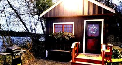 Secluded Lake Cottage on Private Veteran Homestead