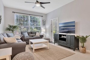 TV, tavolo da ping pong