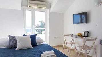 1 bedroom, iron/ironing board, free WiFi, bed sheets