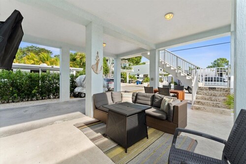 Key Largo home with new hot tub!