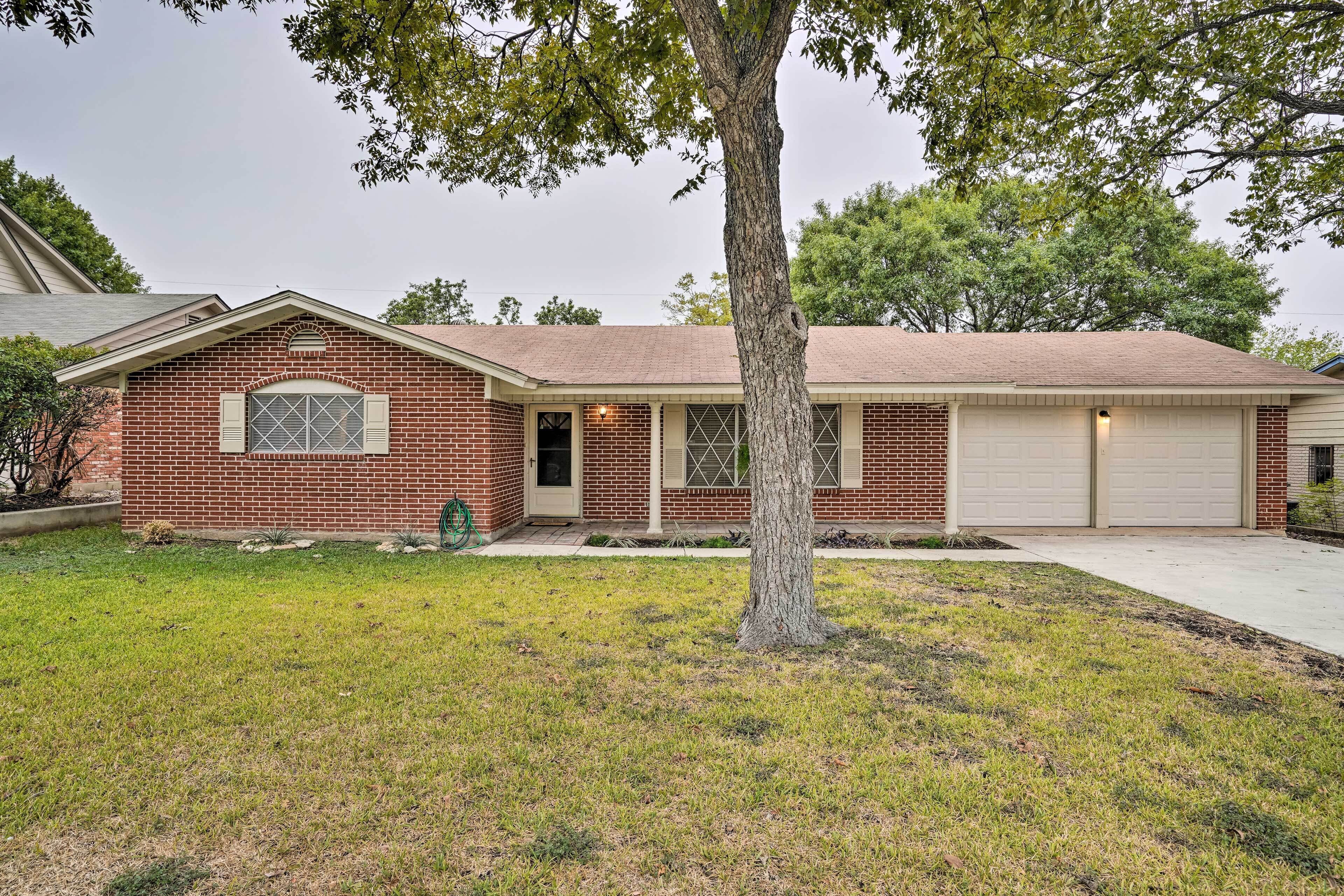 Cozy San Antonio Home w/ Patio, 1 Mi to Airport!