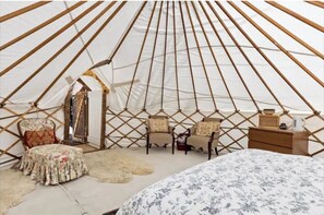 1 bedroom, desk, free WiFi, bed sheets